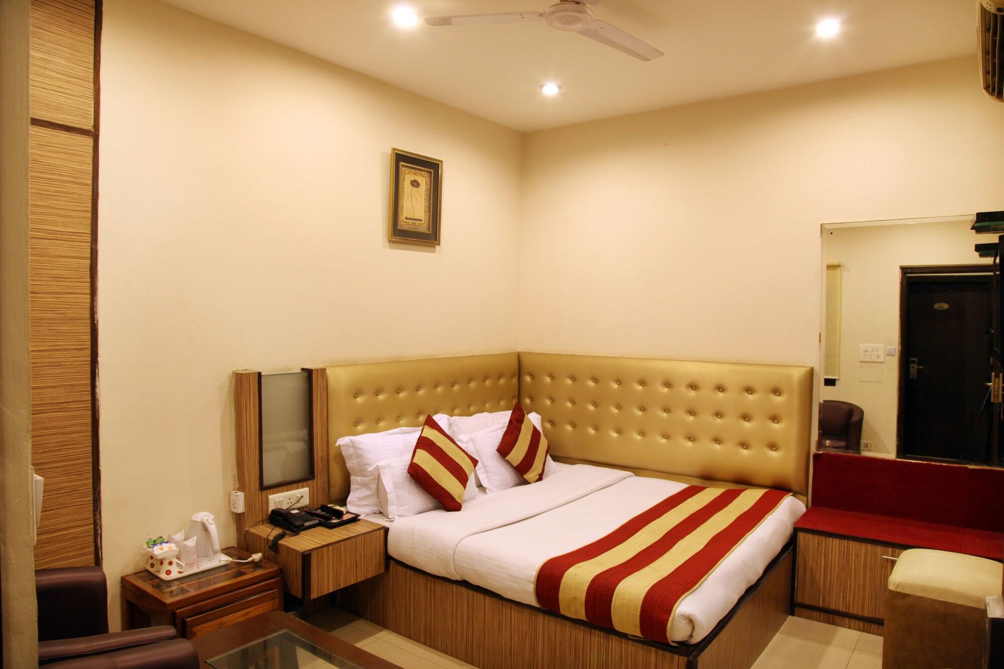 Rupam Hotel Delhi Zewnętrze zdjęcie